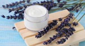 Cach lam kem duong da tu thien nhien (1)