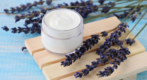 Cach lam kem duong da tu thien nhien (1)