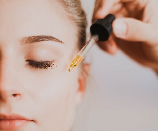 Top 5 serum duong trang da mat tot nhat (1)