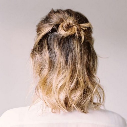 Toc ngan ngang vai buoc duoi